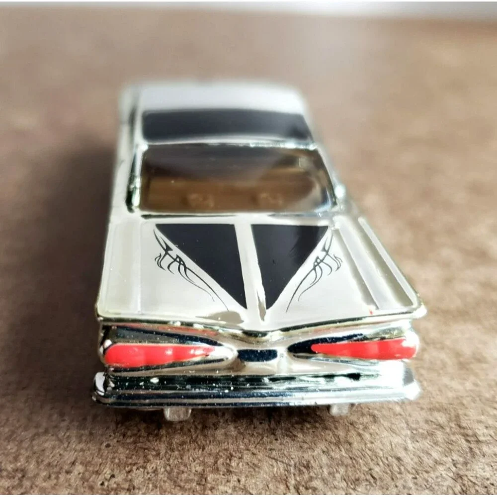 1999 Hot Wheels '63 T-BIRD & 59 IMPALA Chrome K B TOYS 2-PACK 1:64 23196 Gold LW